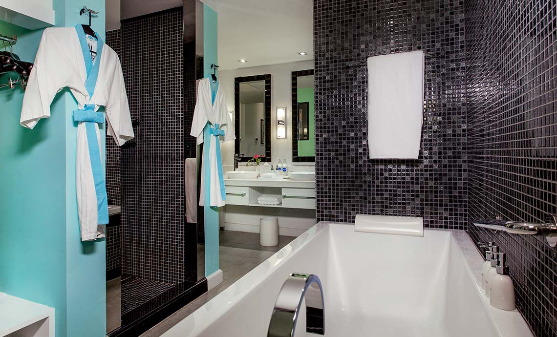 Sunset Room Bathroom at Wave Hotel, Pattaya